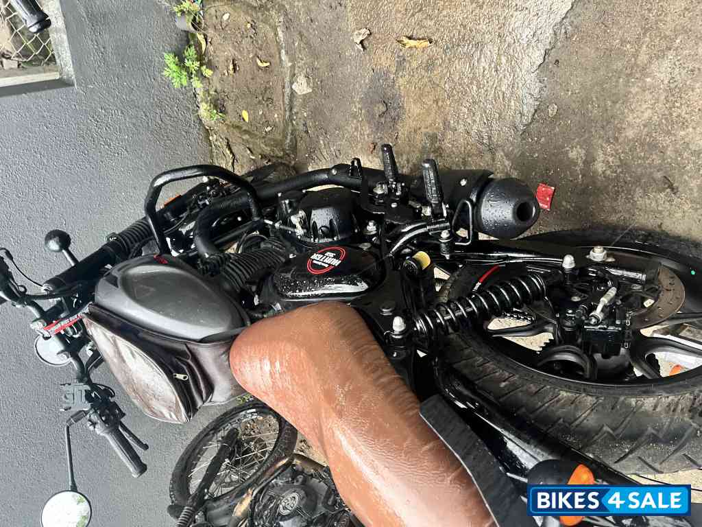 Dapper Grey Royal Enfield Hunter 350 Metro