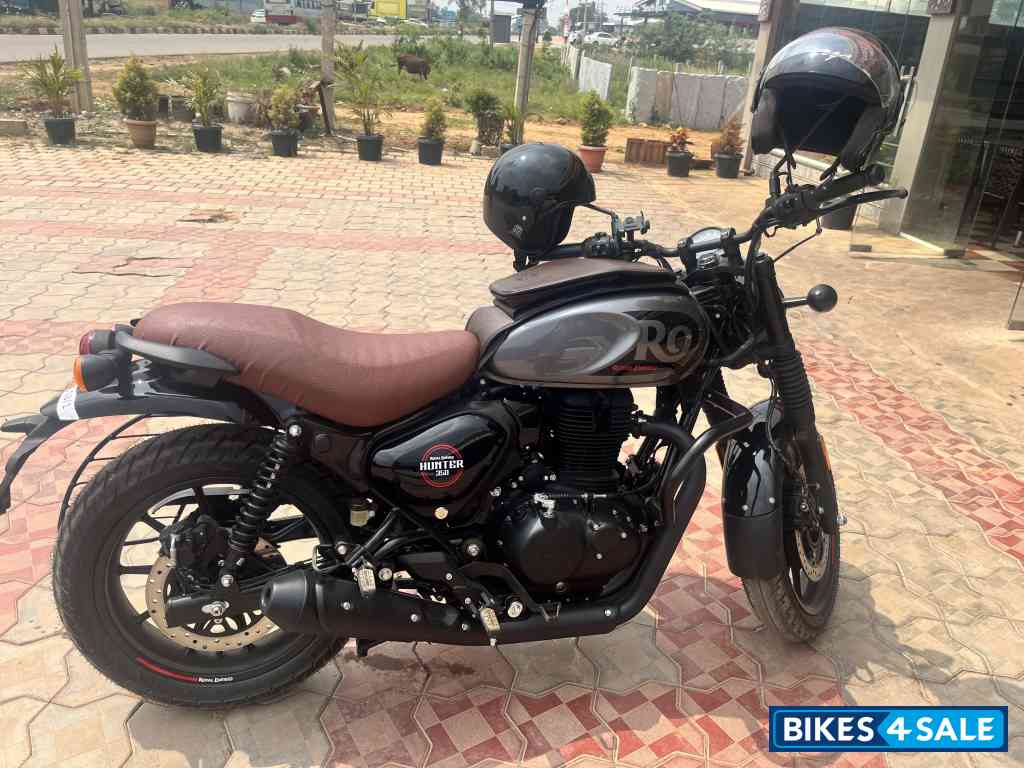 Dapper Grey Royal Enfield Hunter 350 Metro