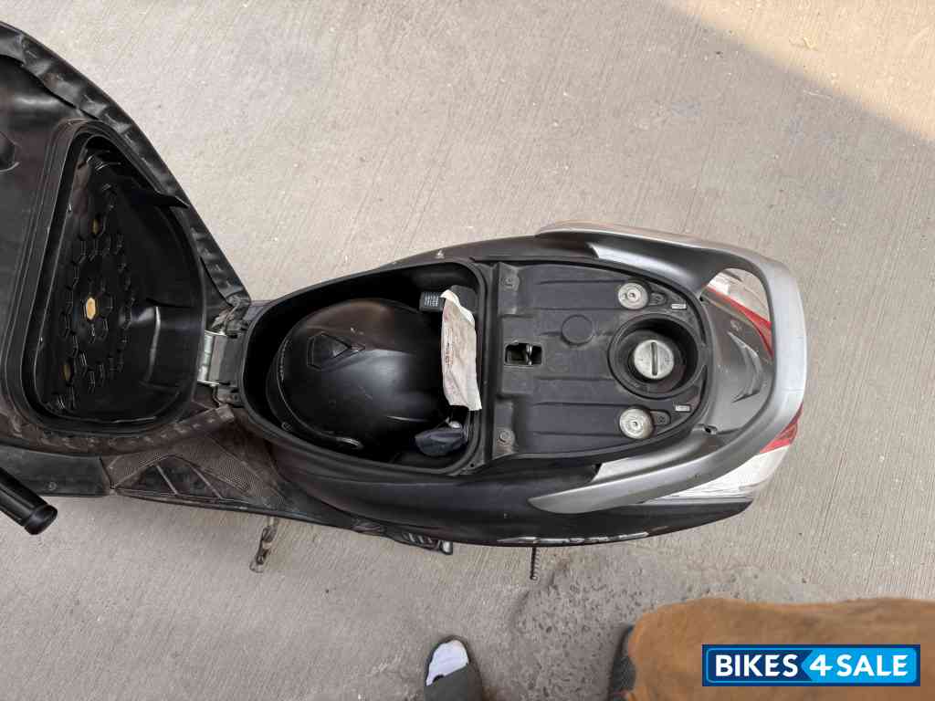 Grey Honda Activa 5G