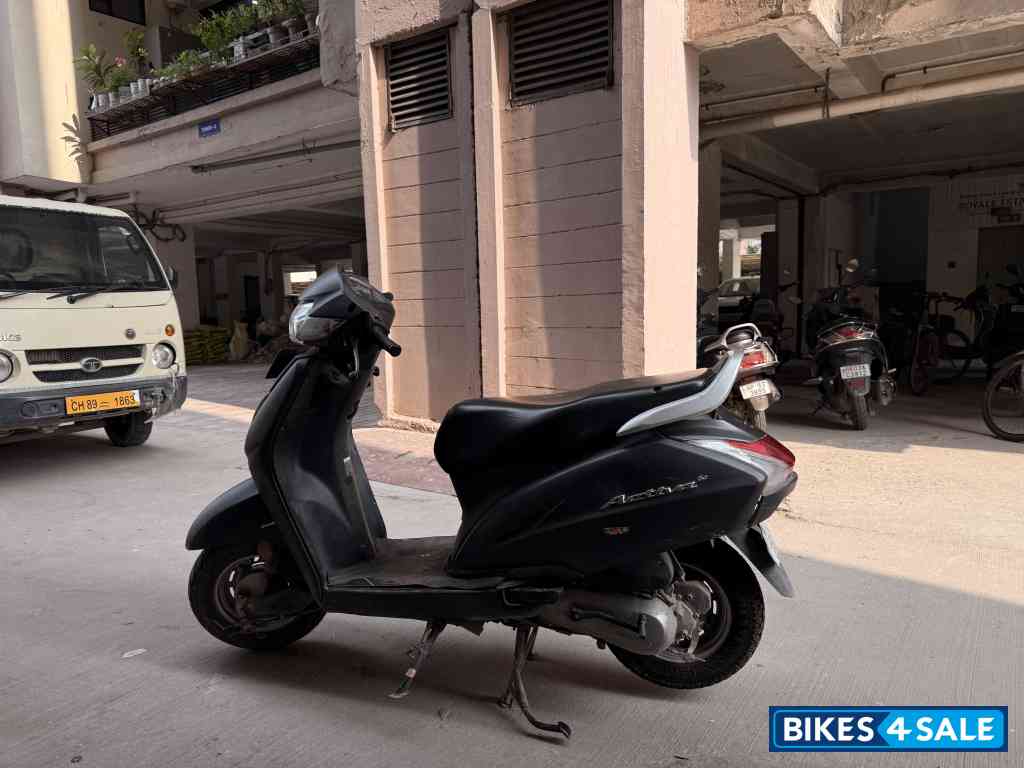 Grey Honda Activa 5G