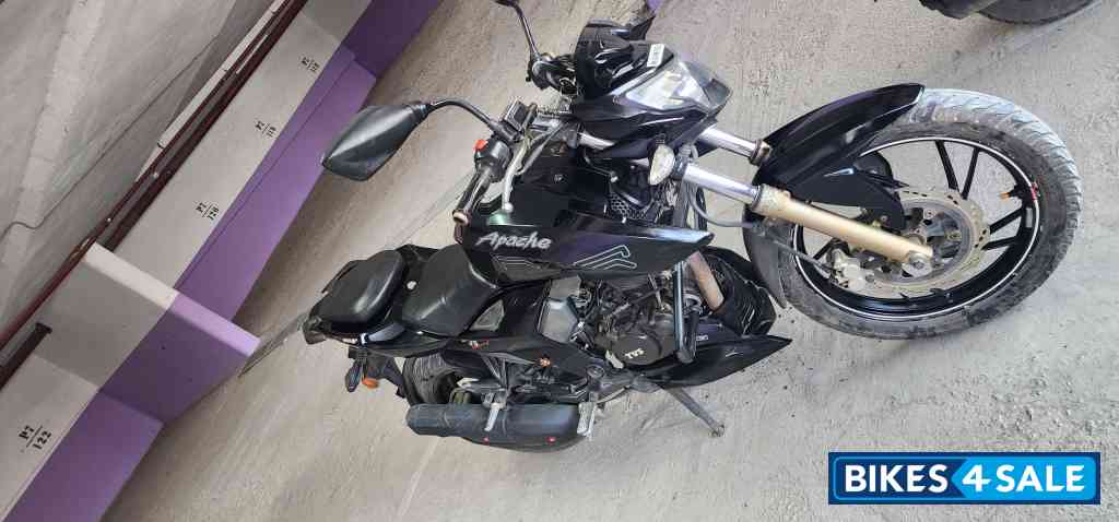 Black TVS Apache RTR 200 4V Black TVS Apache RTR 200 4V