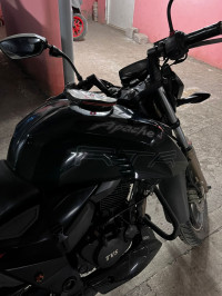 Black TVS Apache RTR 200 4V