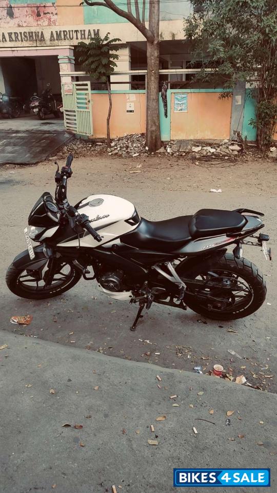 Bajaj Pulsar 200 NS