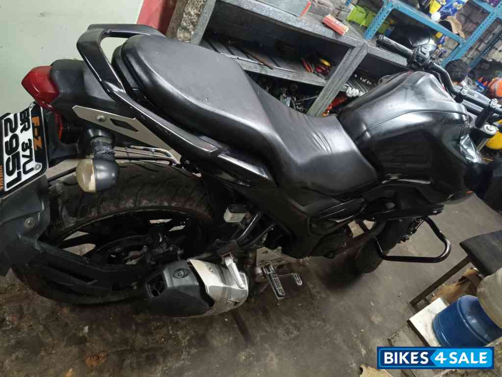 Yamaha FZ FI V2