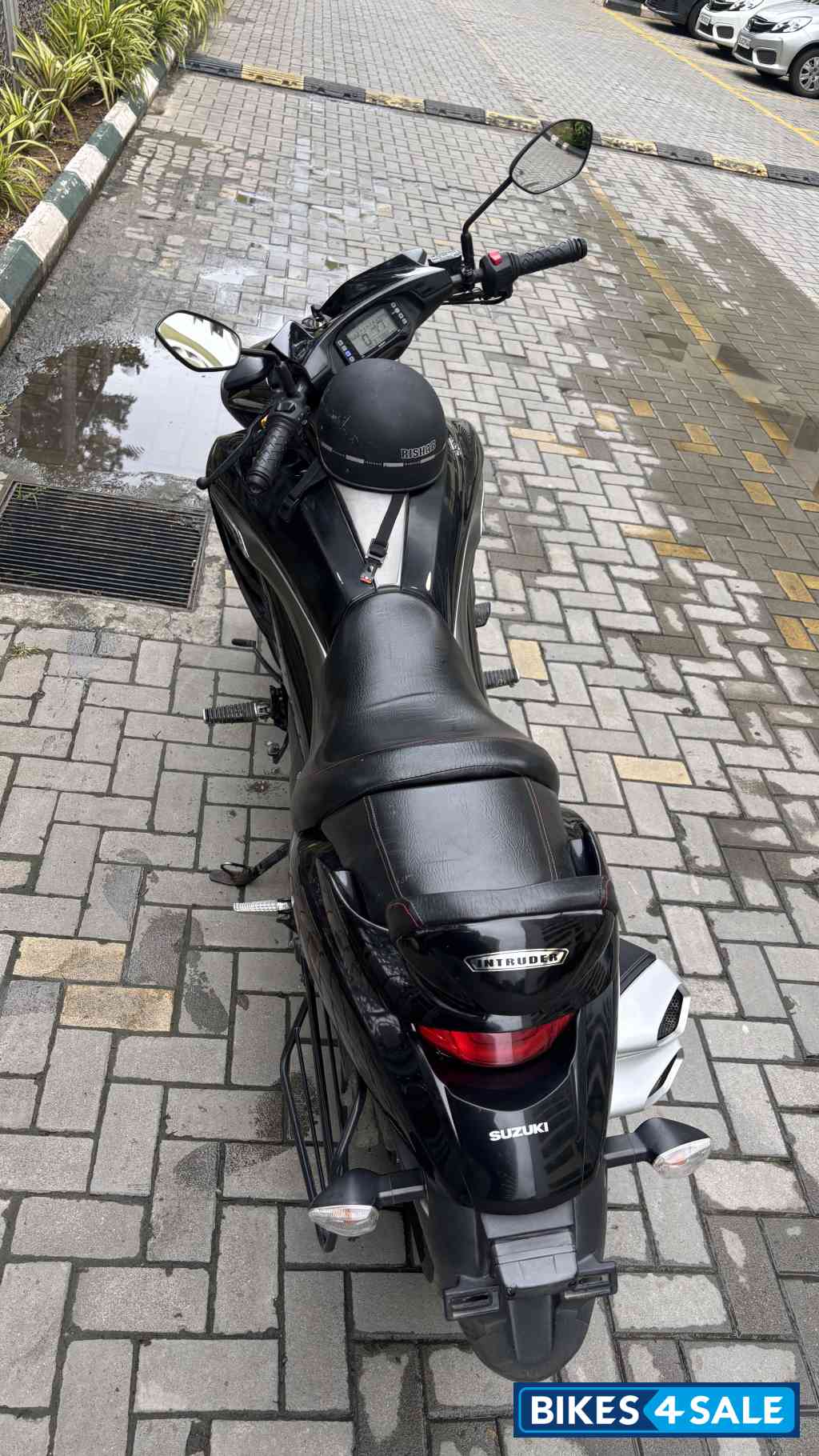 Black Suzuki Intruder 150 FI