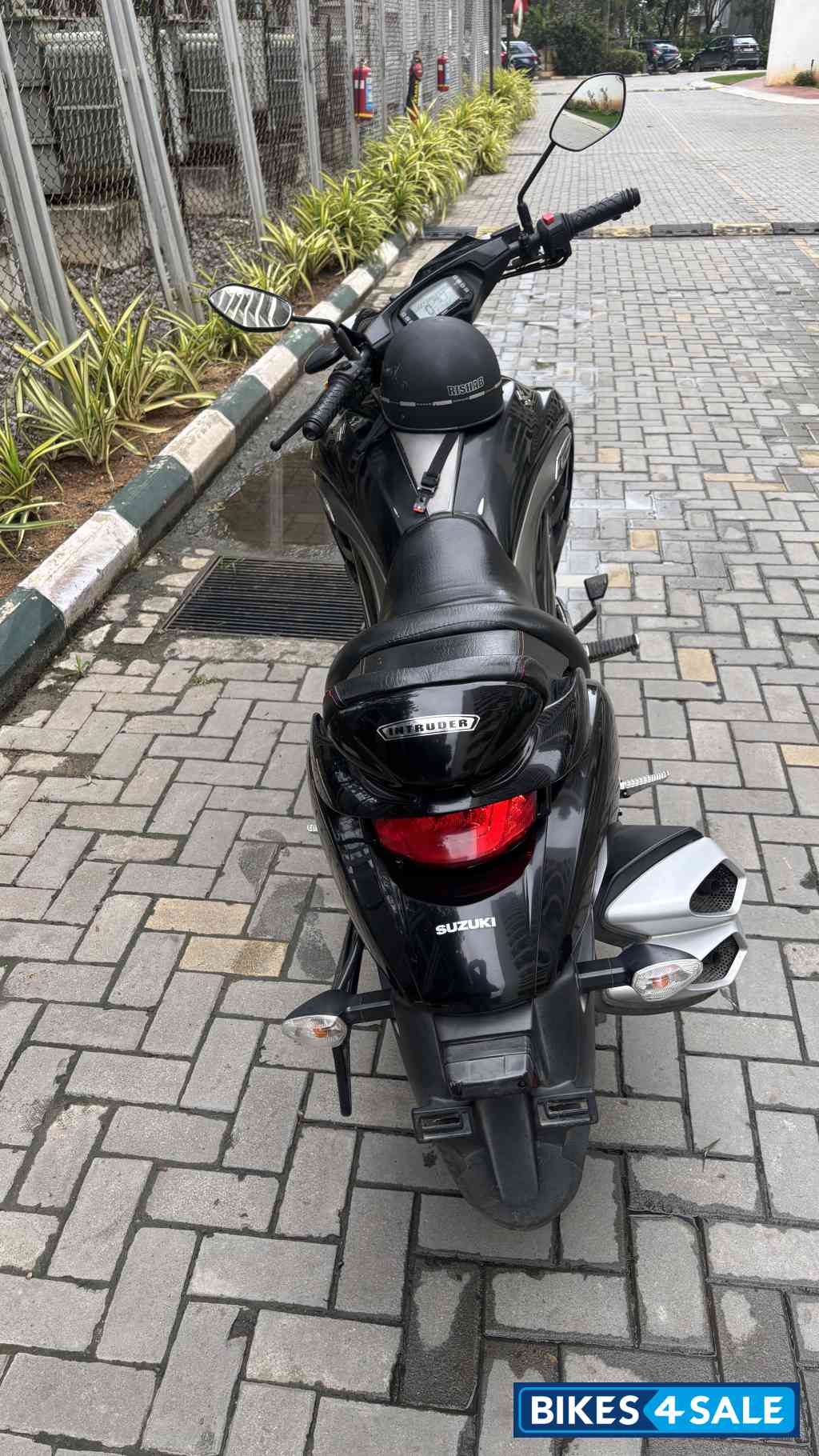 Black Suzuki Intruder 150 FI