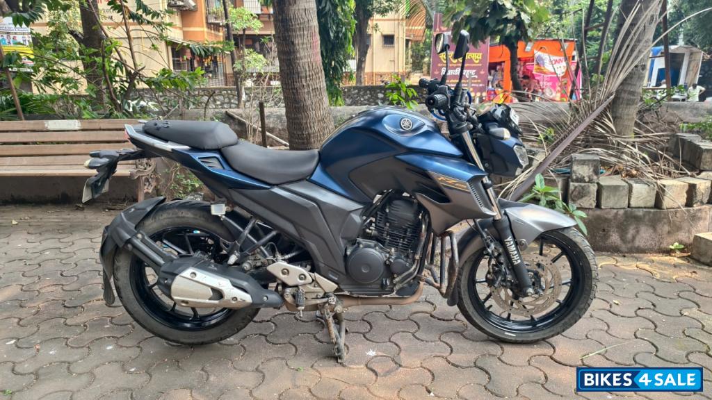 Yamaha FZ25