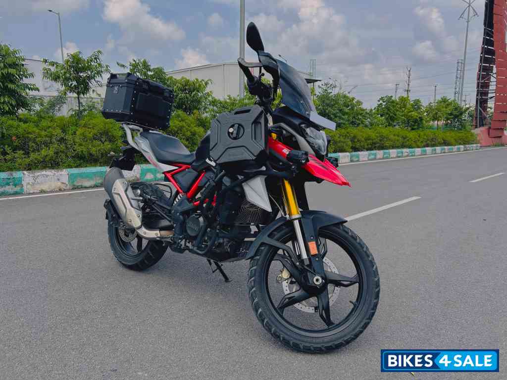 Racing Red BMW G 310 GS