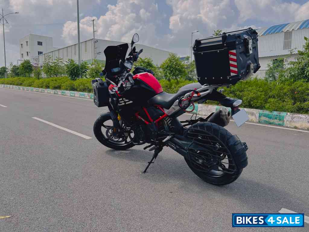Racing Red BMW G 310 GS