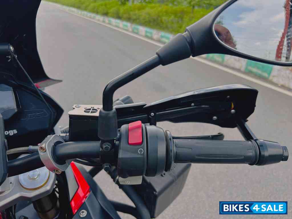 Racing Red BMW G 310 GS