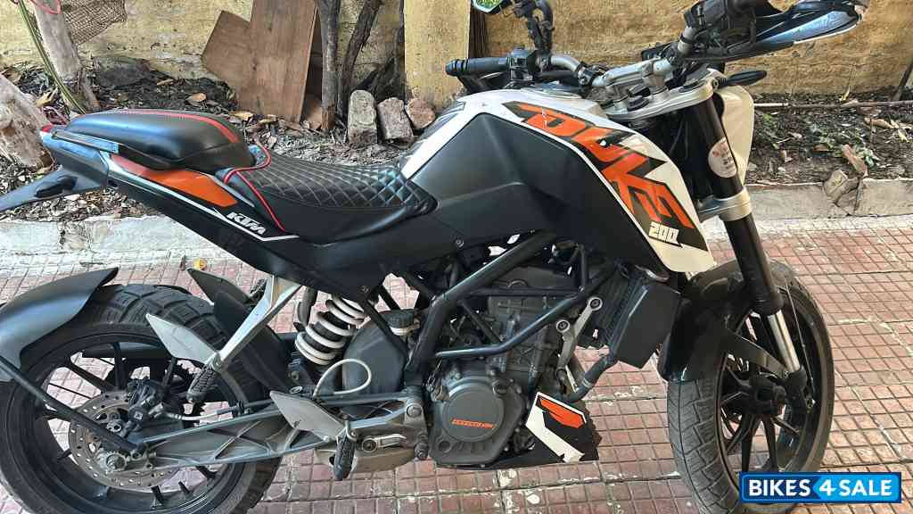 White KTM Duke 200