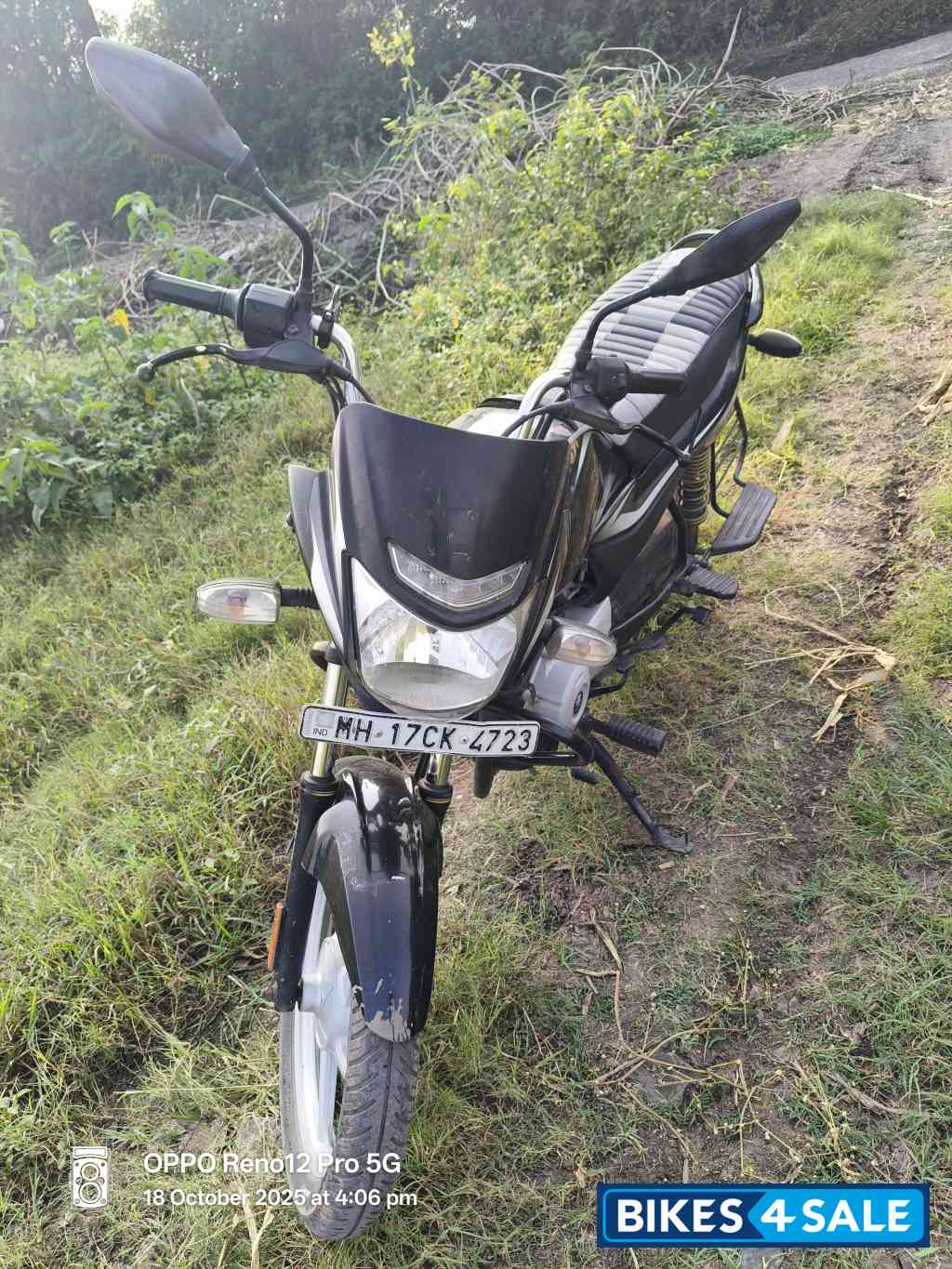Black Bajaj Platina 100 ES