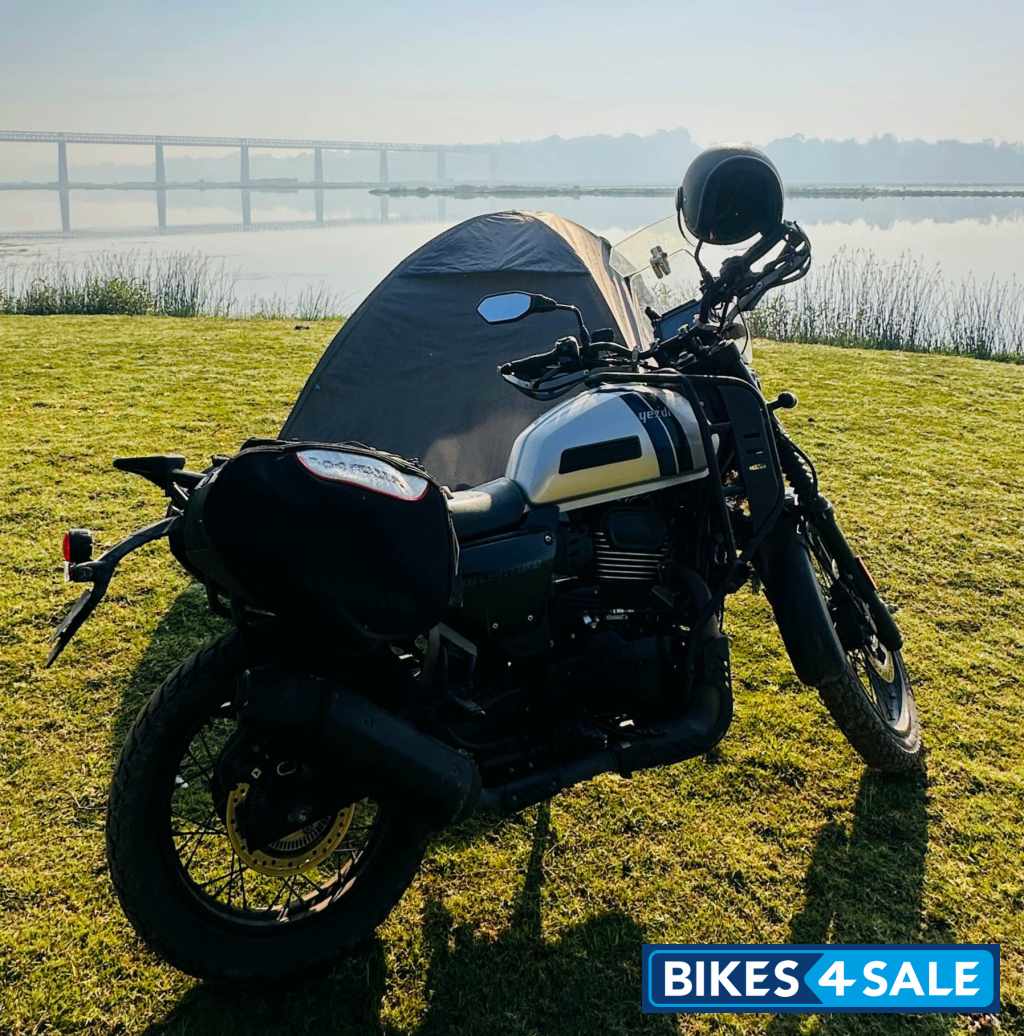 Silver Gloss Yezdi Adventure Gloss