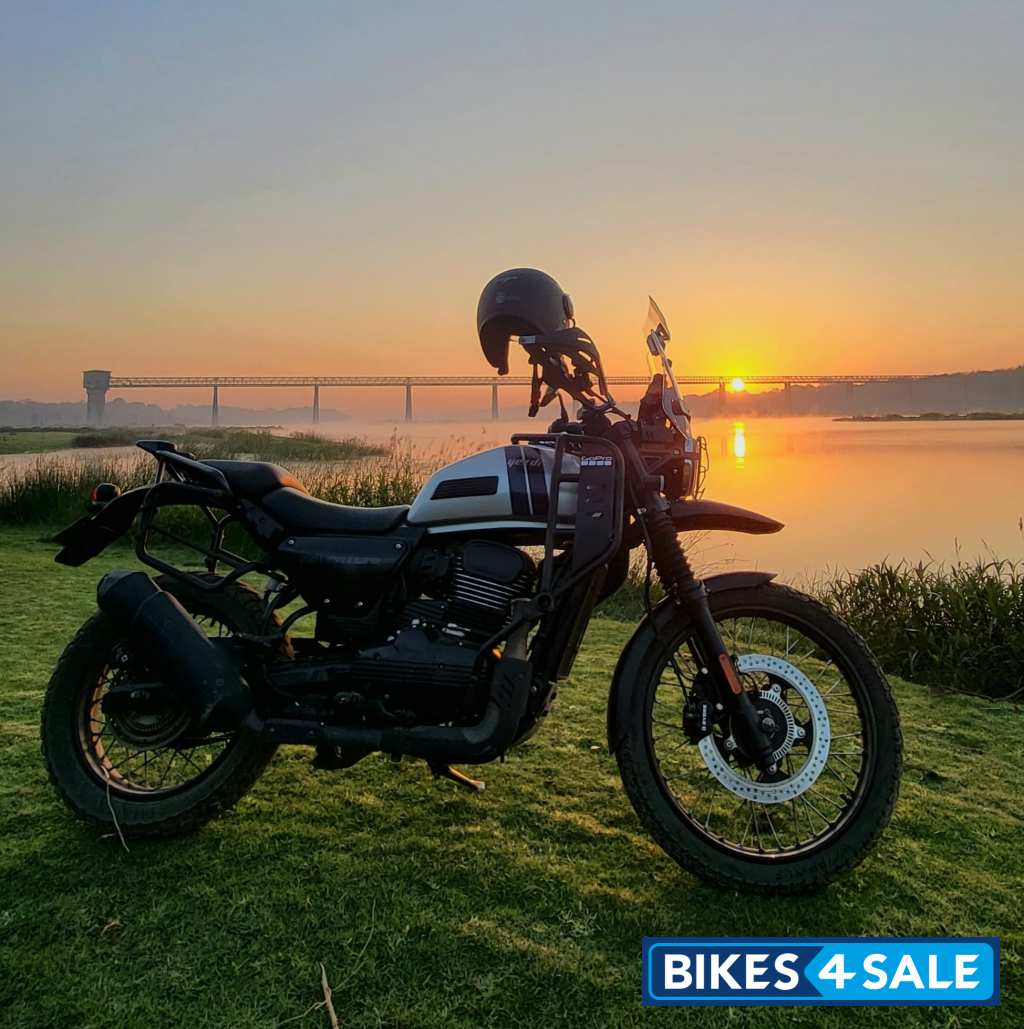 Silver Gloss Yezdi Adventure Gloss