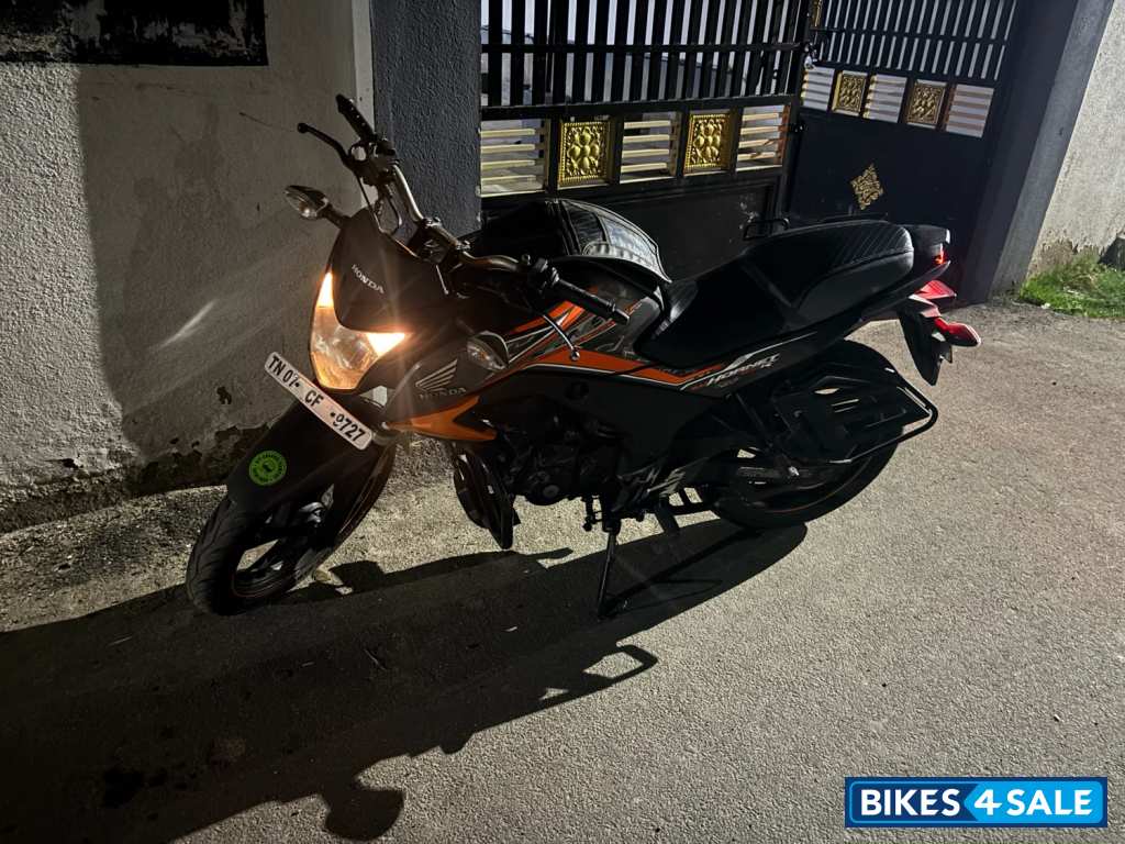 Honda CB Hornet 160R ABS