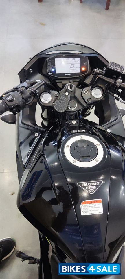 Black Suzuki Gixxer SF BS6