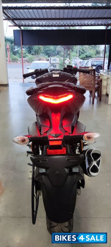 Black Suzuki Gixxer SF BS6