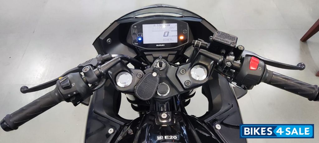 Black Suzuki Gixxer SF BS6