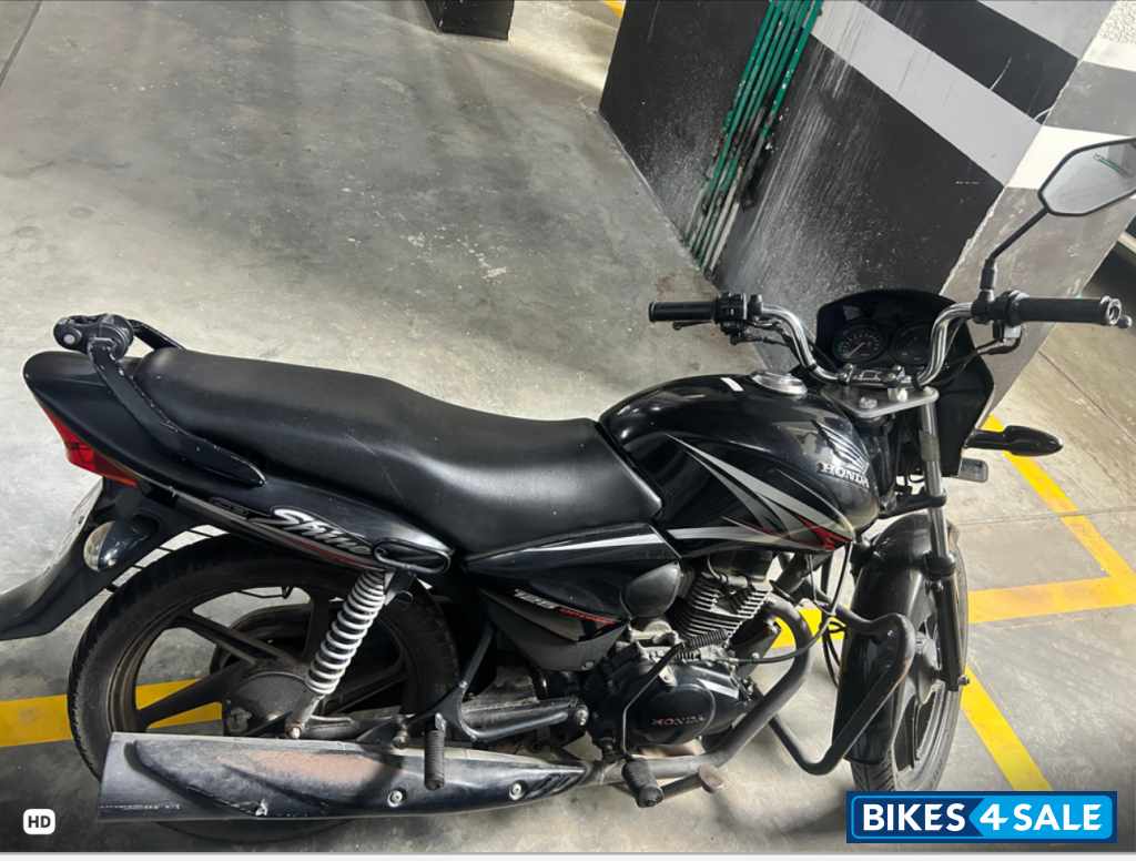 Black Honda Shine 125 Drum
