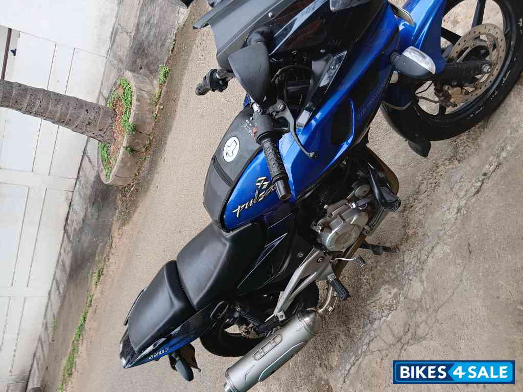Bajaj Pulsar 220 DTSi