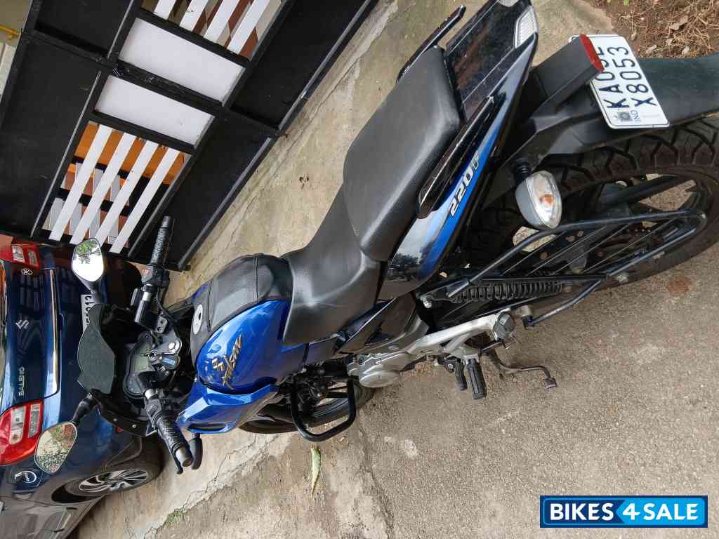 Bajaj Pulsar 220 DTSi
