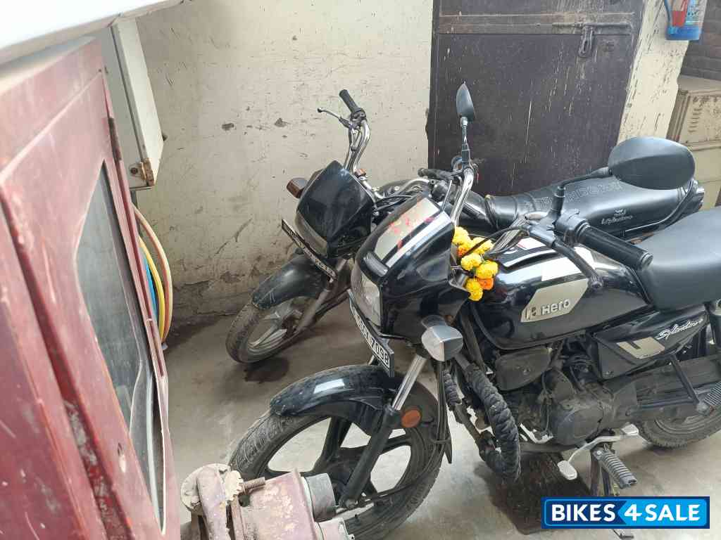 Black Tornado Grey Hero Splendor Plus Xtec