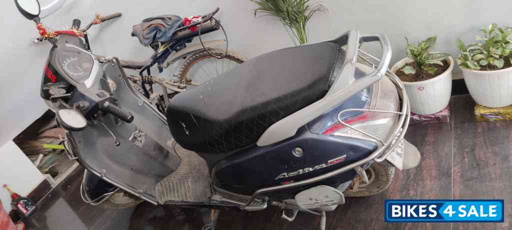 Blue Honda Activa 125