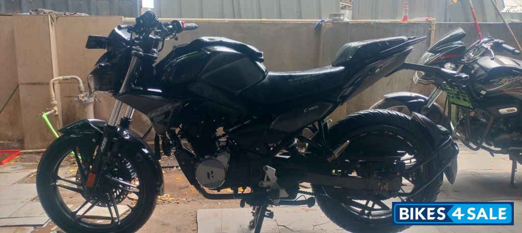 Black Hero Xtreme 125R