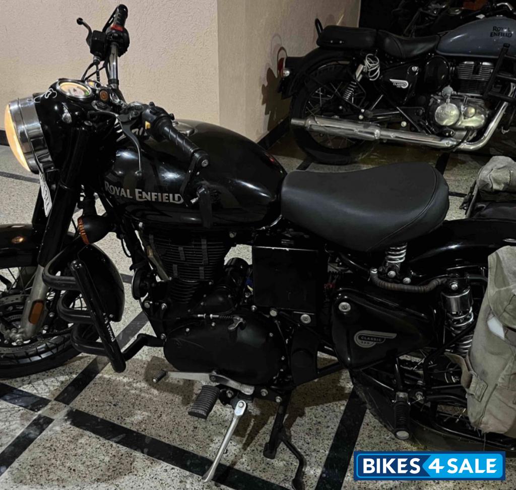 Black Royal Enfield Classic 350 Single Channel BS6