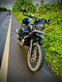 Yezdi Scrambler Dual Tone 2023 Model