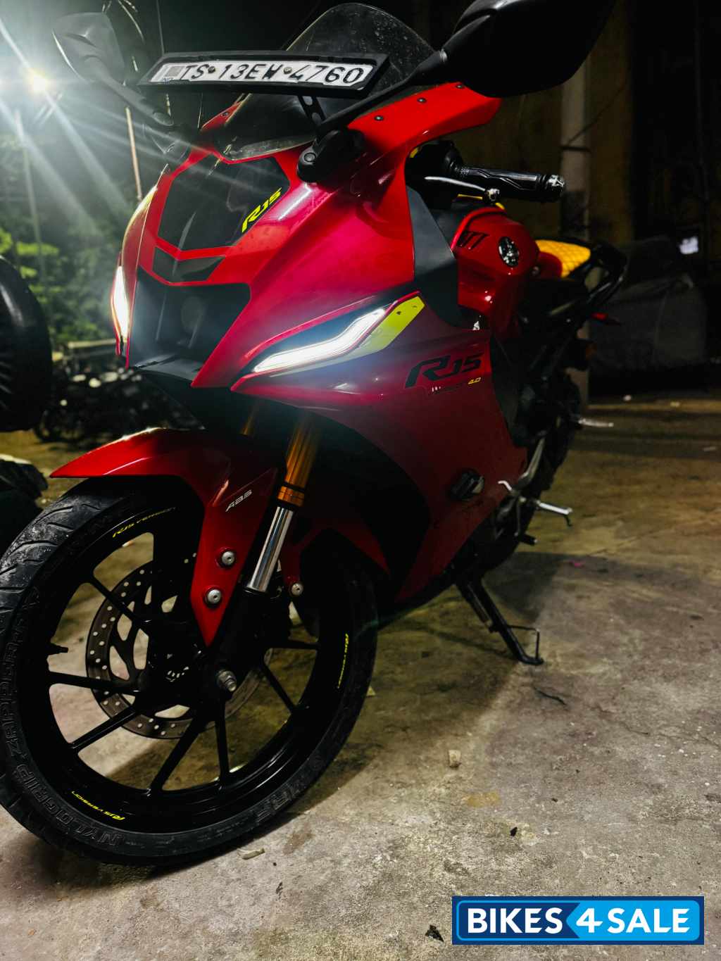 Yamaha R15 V4
