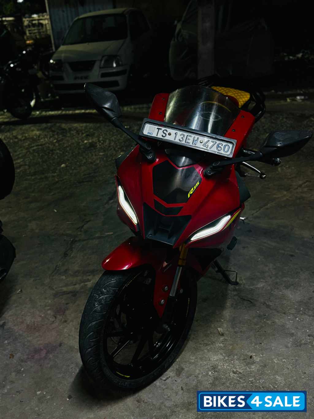 Yamaha R15 V4