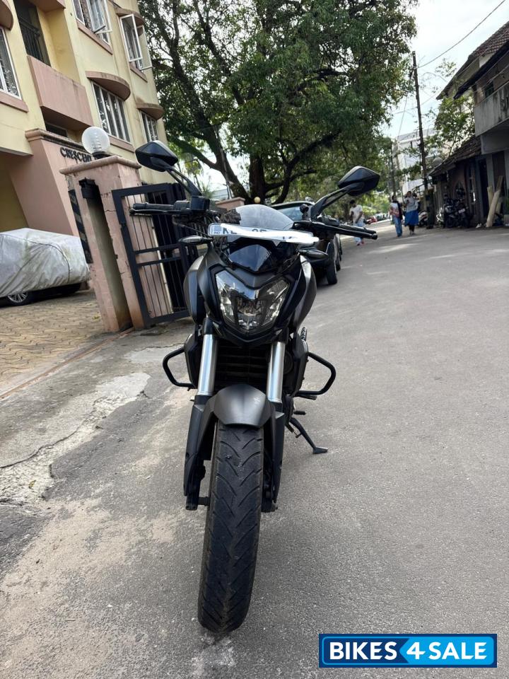 Charcoal Black Bajaj Dominar 250