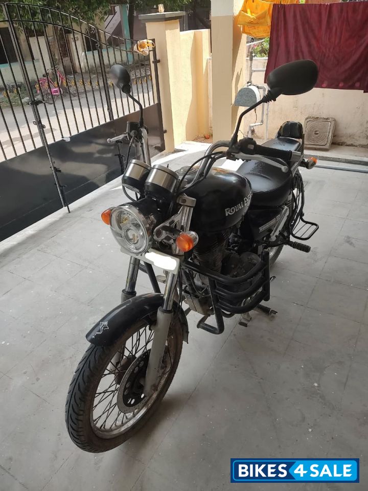 Black Royal Enfield Thunderbird 350