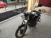 Black Royal Enfield Thunderbird 350
