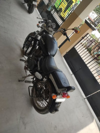 Black Royal Enfield Thunderbird 350
