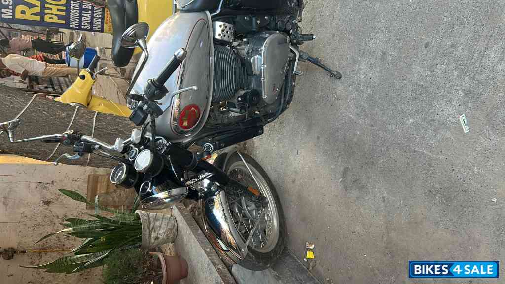 Silver Premium Edition BSA Gold Star 650