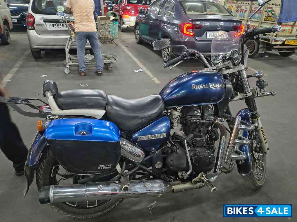 Ocean Blue Royal Enfield Thunderbird 350 Ocean Blue Royal Enfield Thunderbird 350