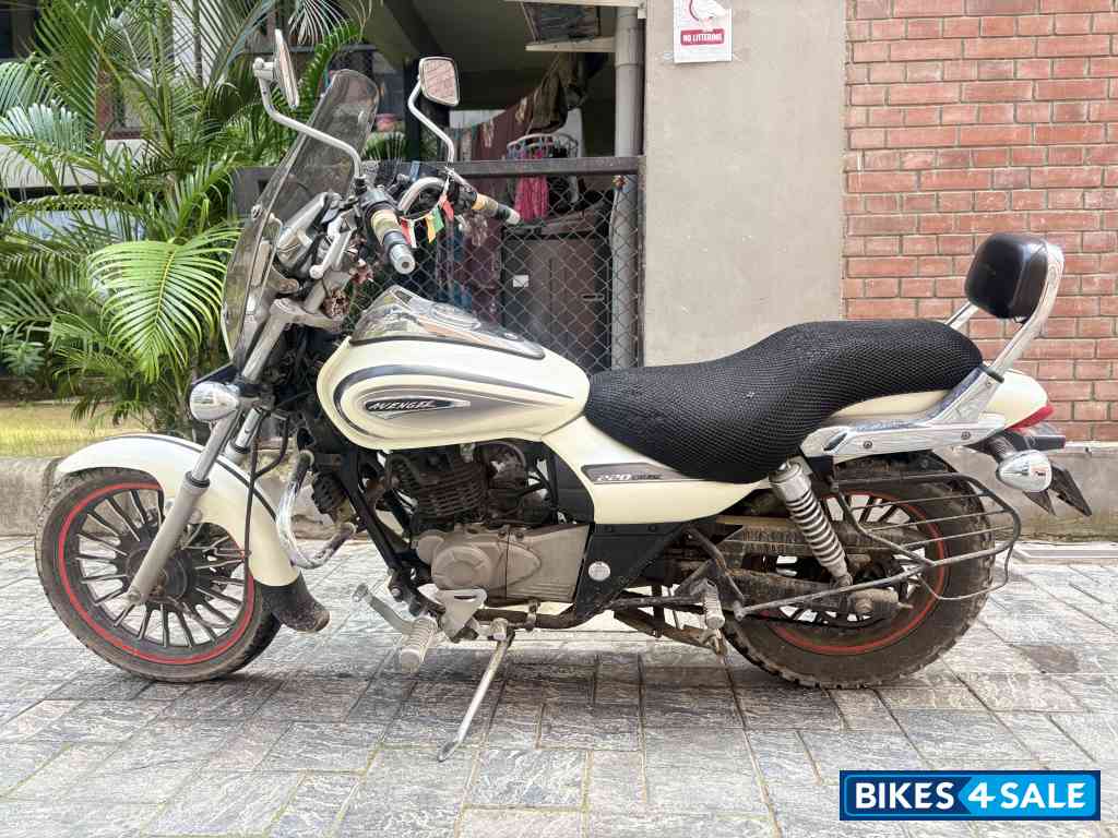 Bajaj Avenger Cruise 220