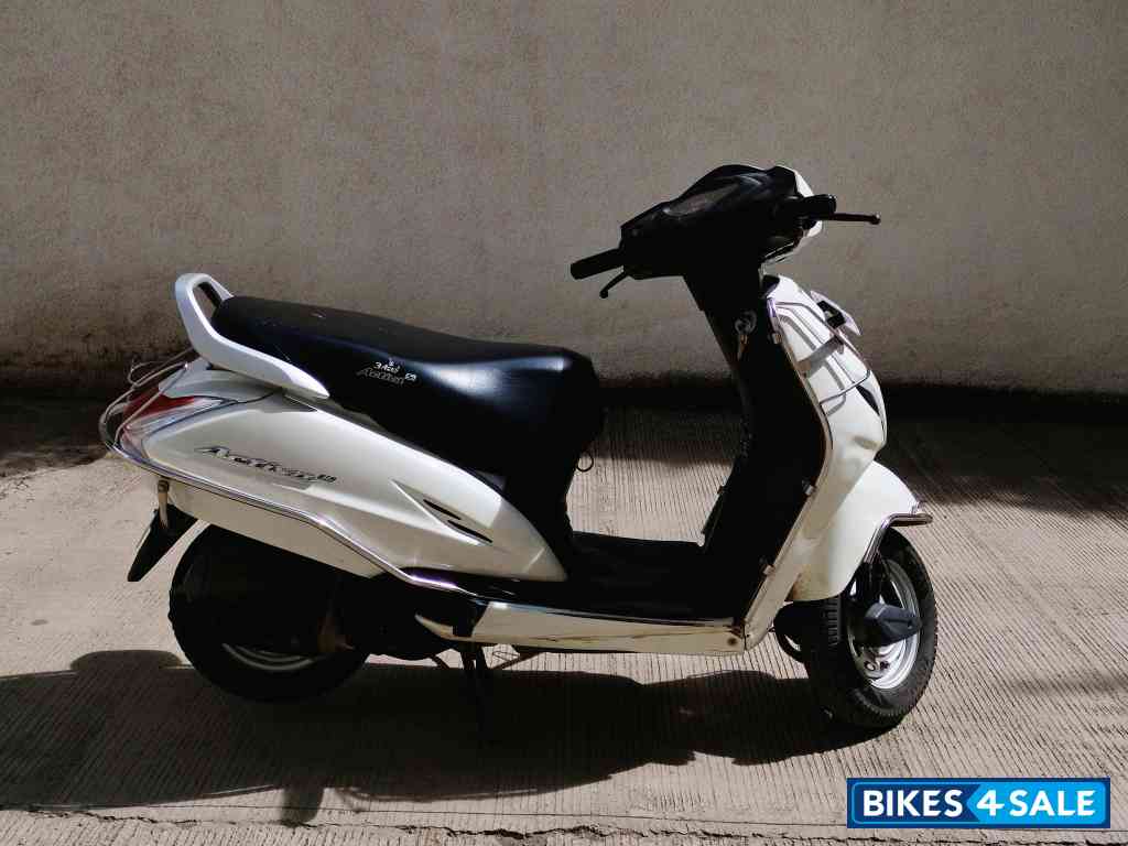 White Honda Activa 3G