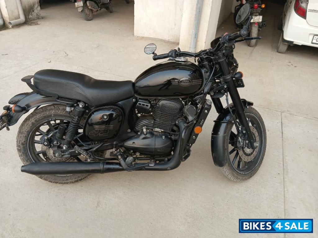 Jawa forty two BS6