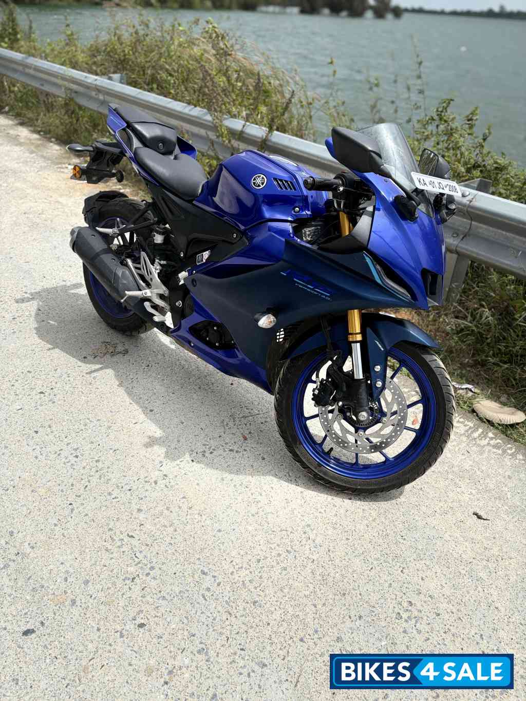 Racing Blue Yamaha R15 V4