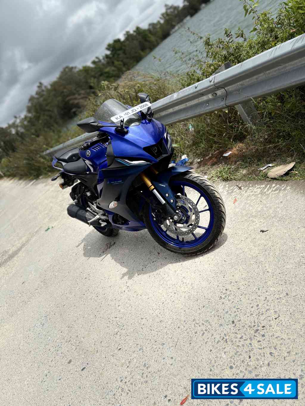 Racing Blue Yamaha R15 V4