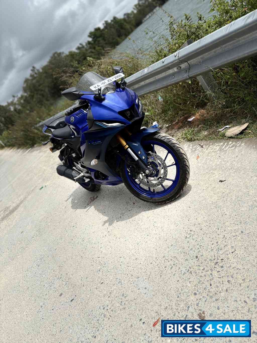 Racing Blue Yamaha R15 V4