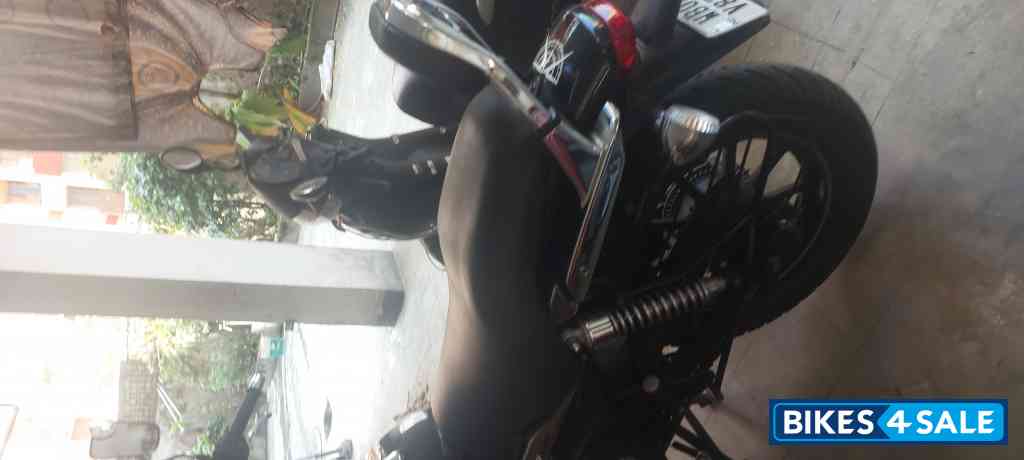 Brown Bajaj Avenger Cruise 220 BS6