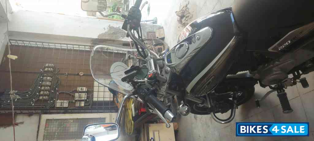 Brown Bajaj Avenger Cruise 220 BS6