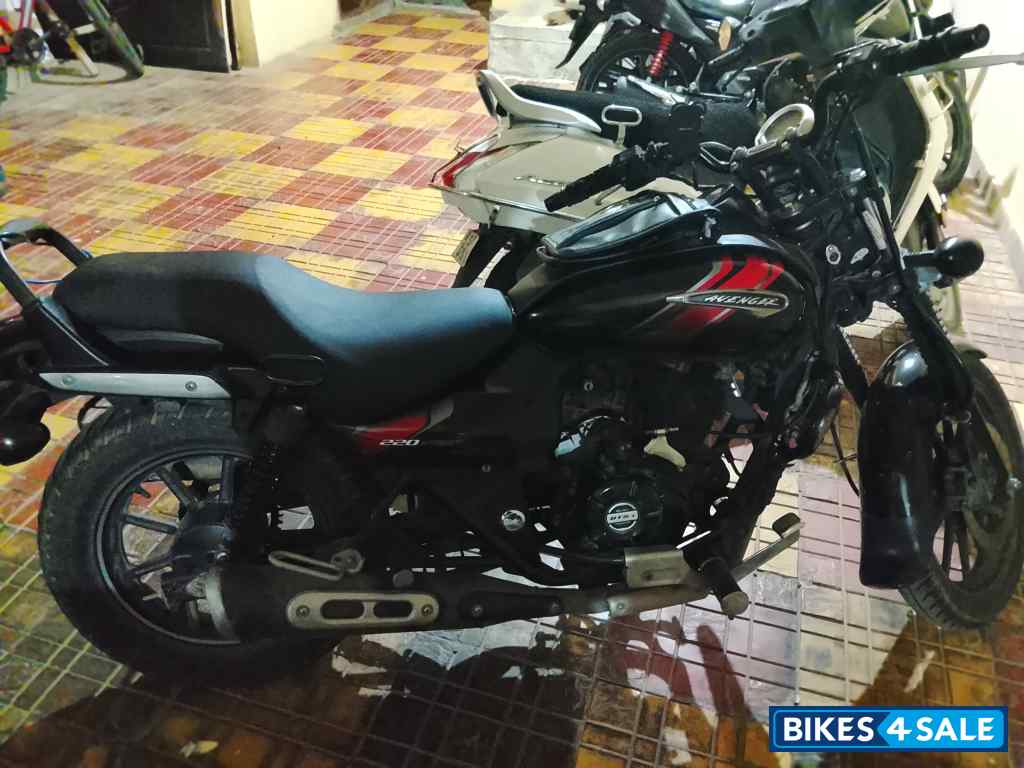 Bajaj Avenger Street 220