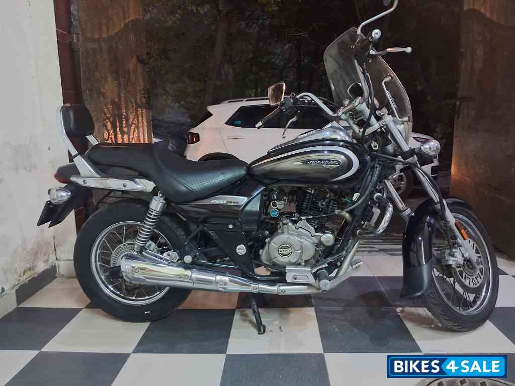 Bajaj Avenger Cruise 220 Bajaj Avenger Cruise 220
