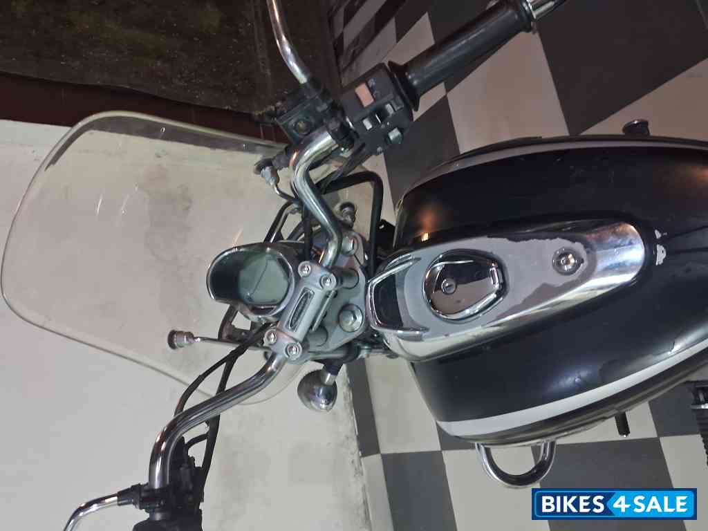 Bajaj Avenger Cruise 220 Bajaj Avenger Cruise 220