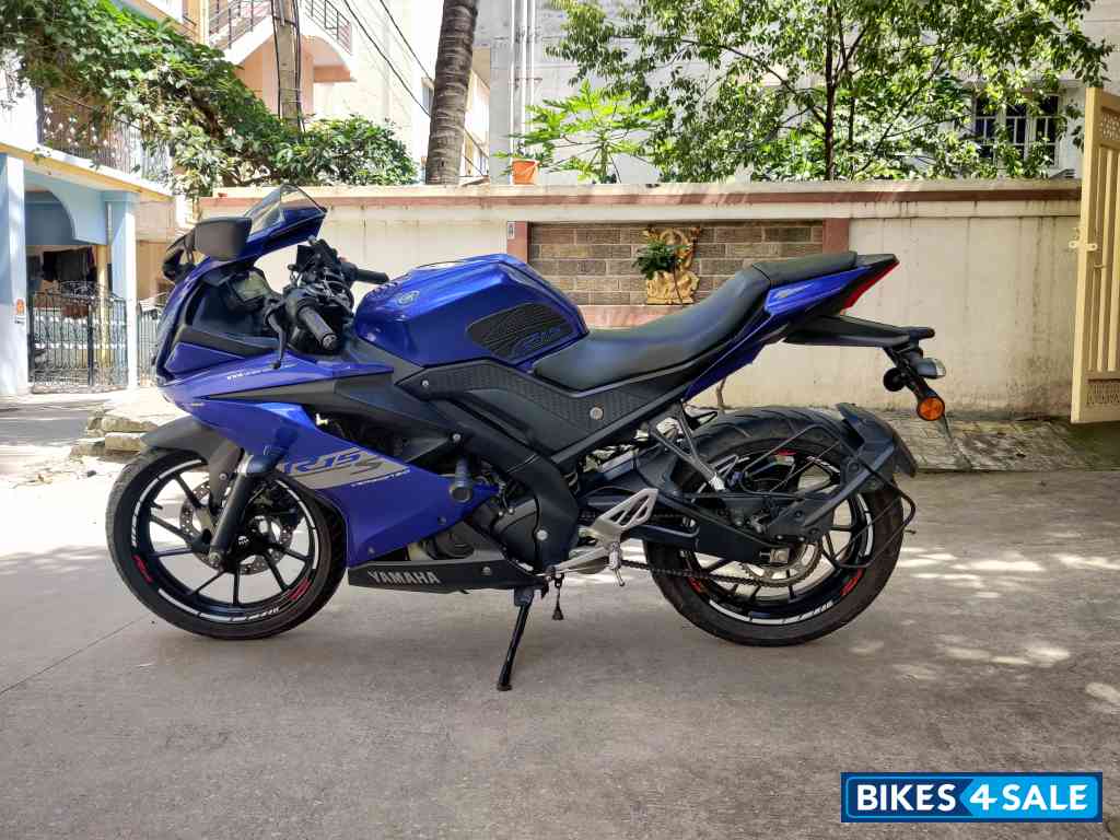 Blue Yamaha YZF R15